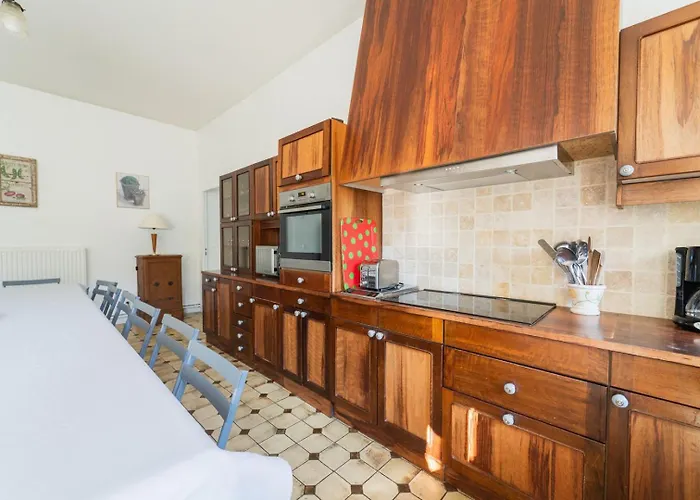 La Maison De Thérèse, Longère 15 People