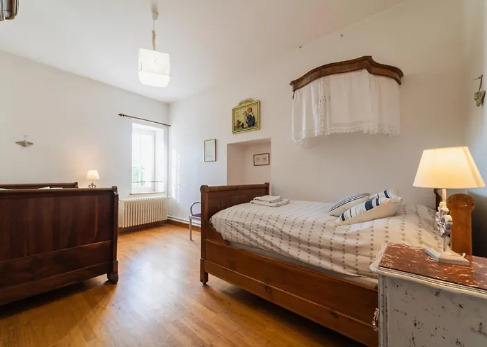 La Maison De Thérèse, Longère 15 People